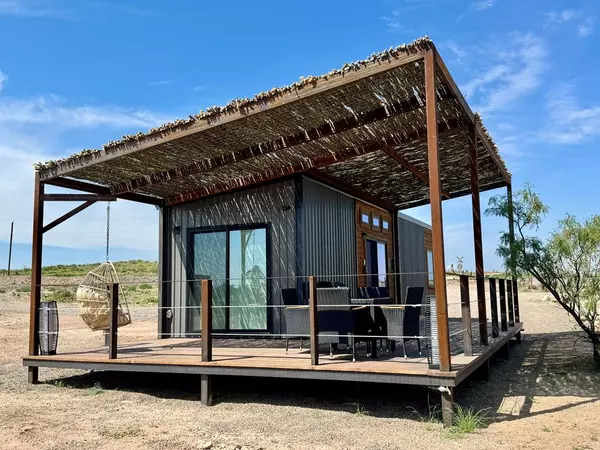 1601 Washington St, Marfa, TX 79843