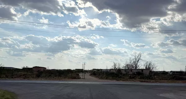 904/906 Westcliff Rd, Odessa, TX 79763