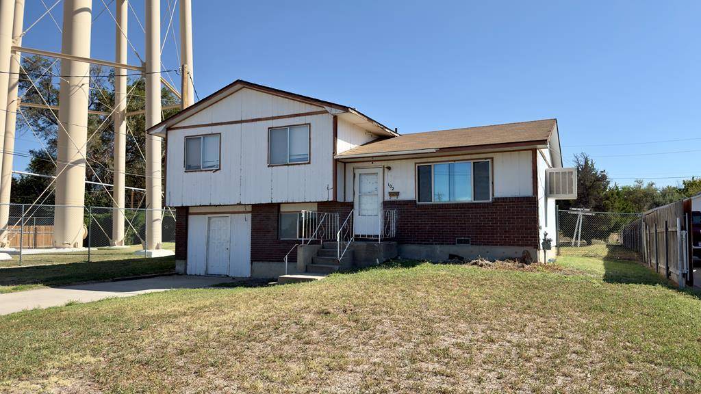 102 26th St, La Junta, CO 81050