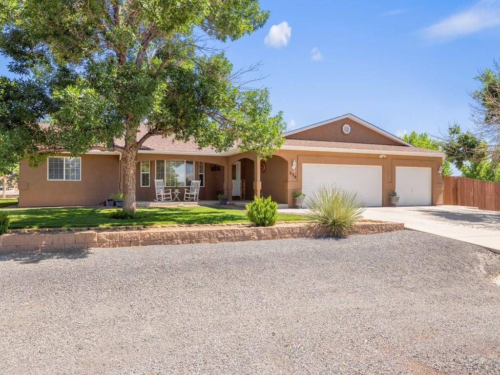 228 Golfwood Dr W, Pueblo West, CO 81007