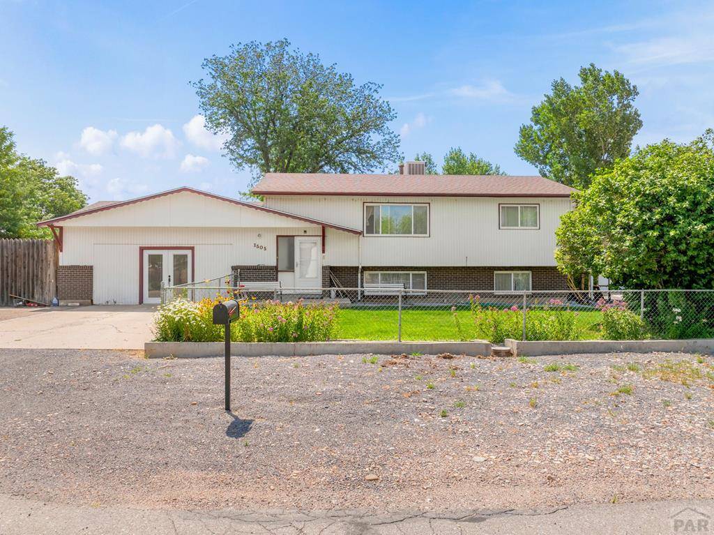 1505 Center Ln, Pueblo, CO 81006