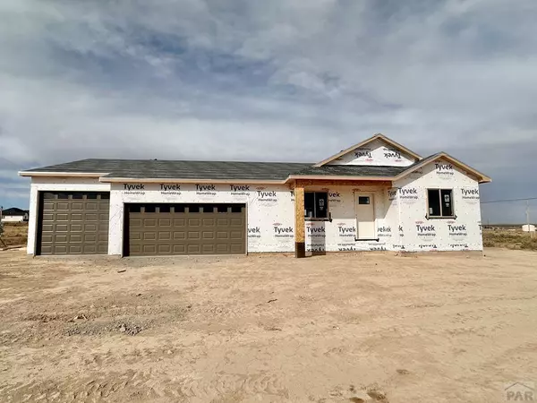 927 Moonbeam Dr, Pueblo West, CO 81007