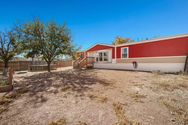 88 Hemlock Dr, Pueblo West, CO 81007