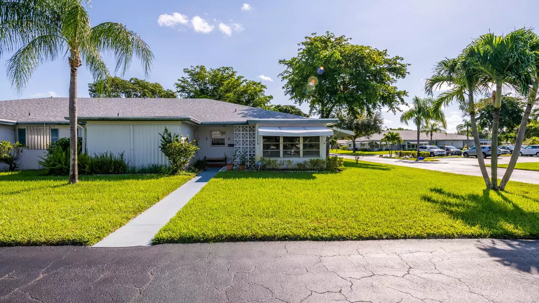 1077 W Circle TER D, Delray Beach, FL 33445