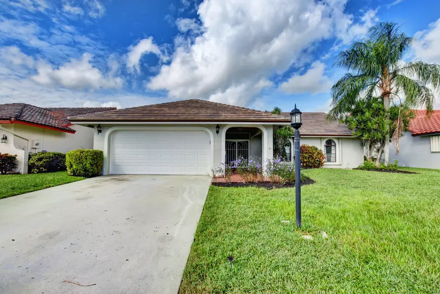 8577 Bonita Isle DR, Lake Worth, FL 33467