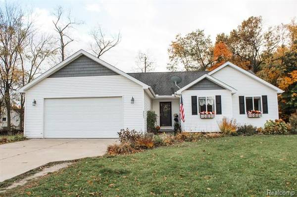 4793 HIDDEN HILLS CIR,  Howell,  MI 48855