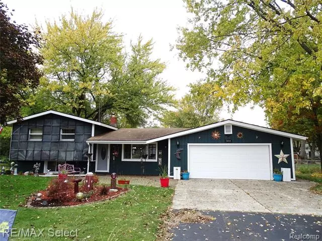 5214 W MAPLE AVE, Swartz Creek, MI 48473