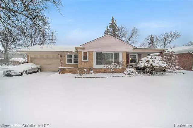 23711 Johnston Avenue, Eastpointe, MI 48021