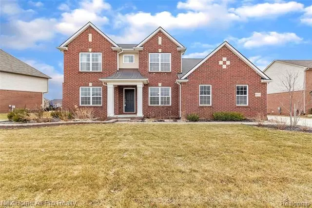 South Lyon, MI 48178,61171 SADDLECREEK DR