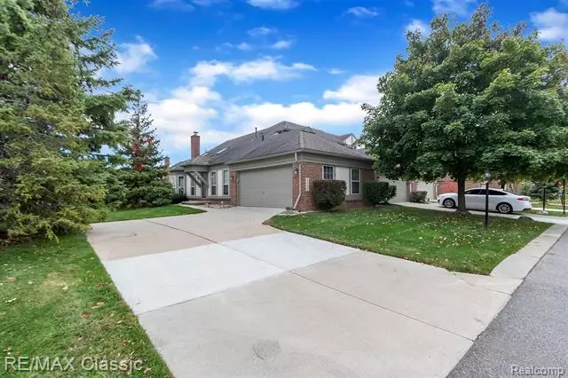 1939 HAWKS NEST CRT, Canton, MI 48188