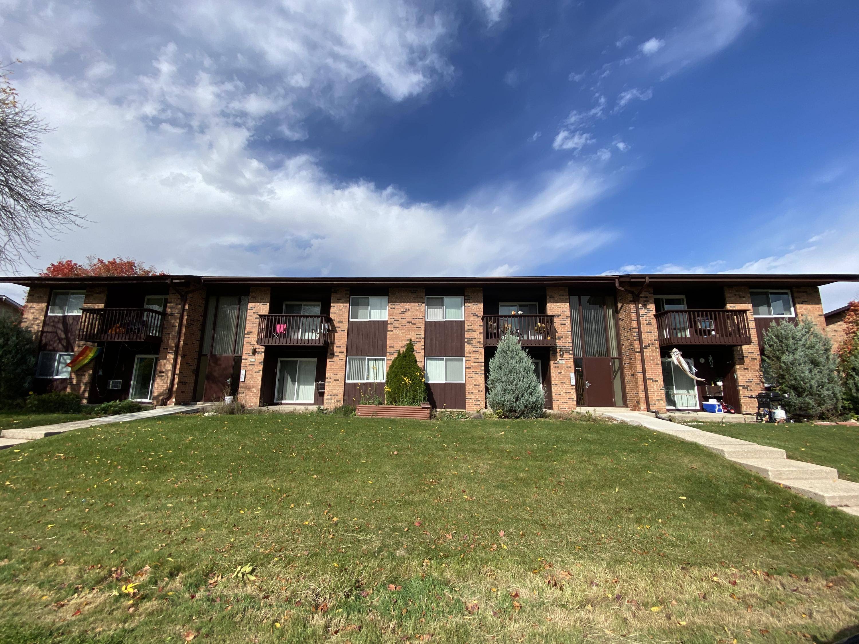 4025 S 65th St Unit 4035, Greenfield, WI 53220