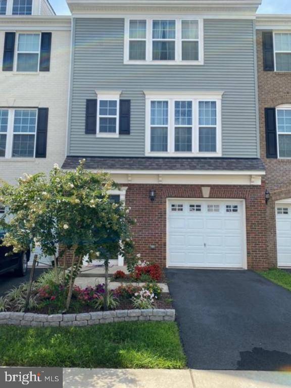 8533 FORTROSE DR, Manassas, VA 20109