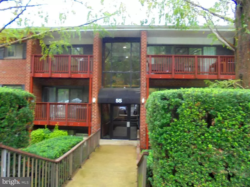 55 SKYHILL RD #202, Alexandria, VA 22314