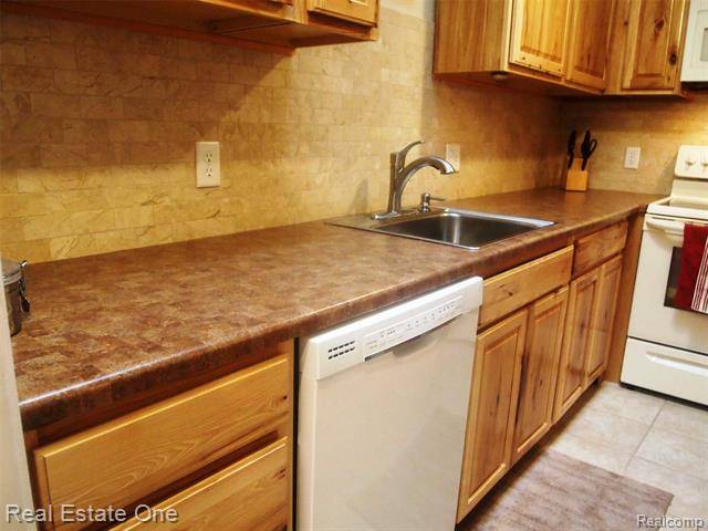 South Lyon, MI 48178,25103 Hamilton Court  2