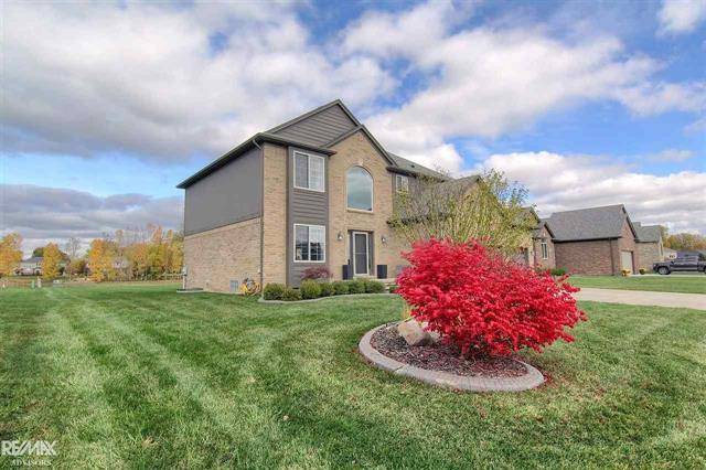 Chesterfield Twp, MI 48051,27161 MIRROR LAKE DR