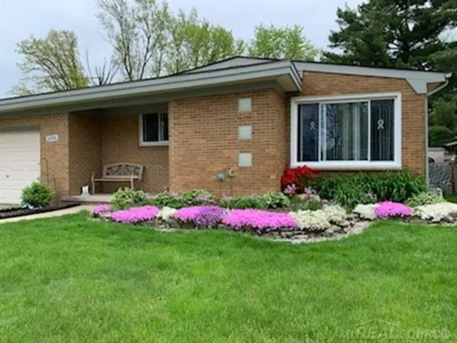 22930 ST JOAN, St. Clair Shores, MI 48080