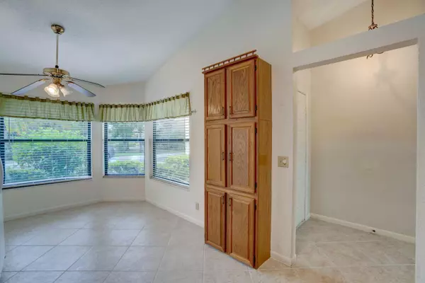 Palm Beach Gardens, FL 33418,702 Saint Giles CT