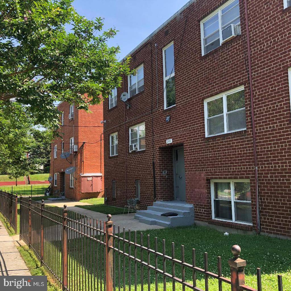 205-209 61ST ST NE, Washington, DC 20019