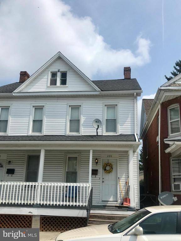 220 2ND AVE, Hanover, PA 17331