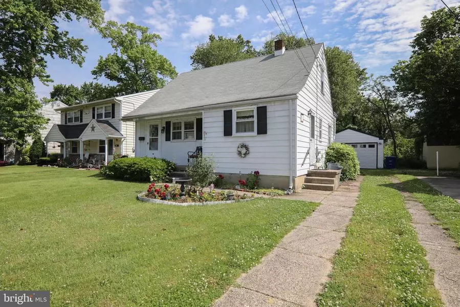 453 ALEXANDER AVE, Maple Shade, NJ 08052