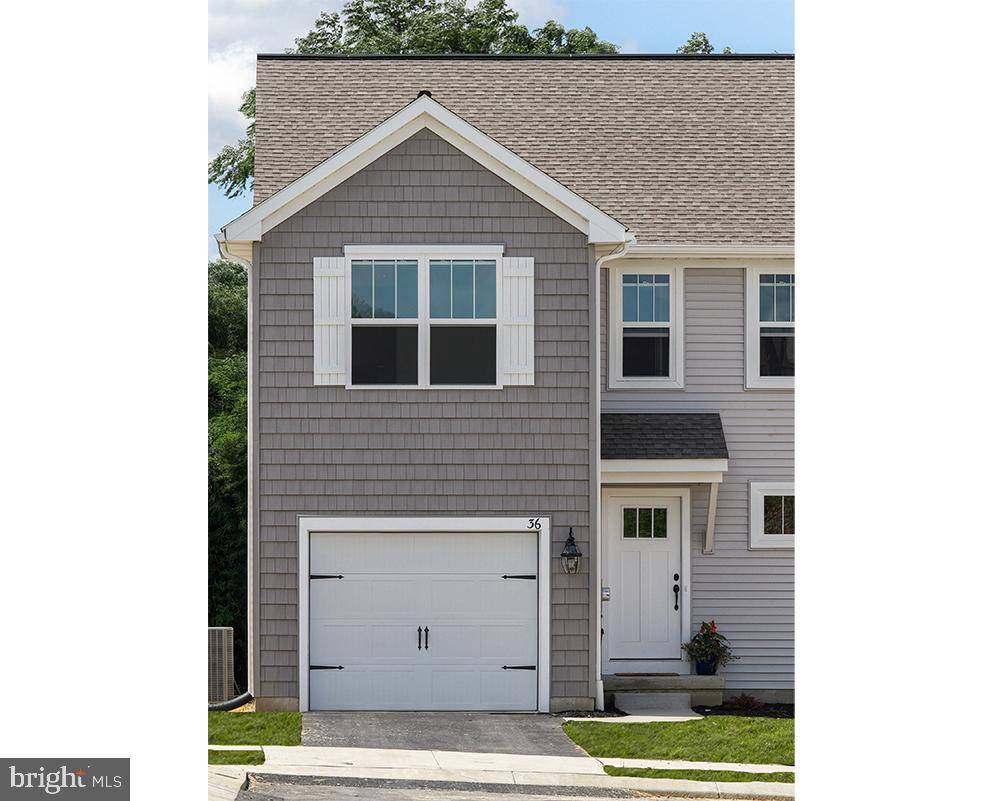 19 SOUTHSIDE DR, Willow Street, PA 17584