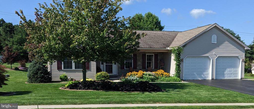 60 WOODSVIEW DR, Red Lion, PA 17356