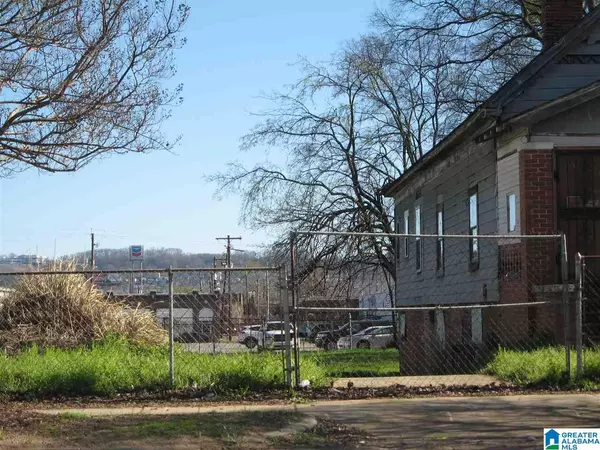 Birmingham, AL 35203,917 REV ABRAHAM WOODS JR BOULEVARD N #lot 7 & 8 Block 293 Sec 35