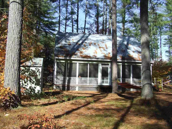 90 Elliott LN, Tamworth, NH 03886