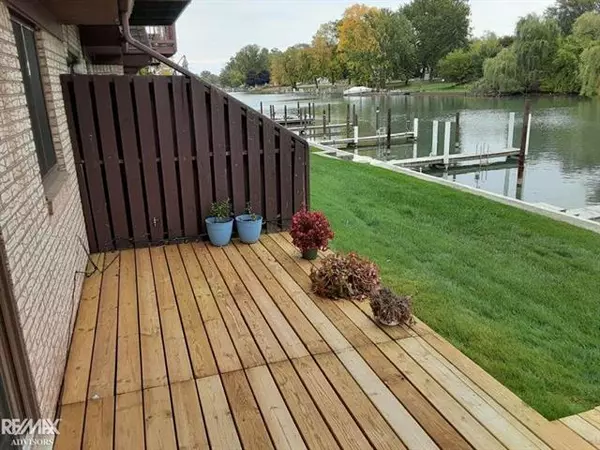 Harrison Twp, MI 48045,25380 QUARTER DECK