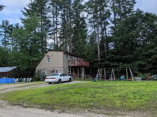 34 Murphy LN, Tamworth, NH 03886