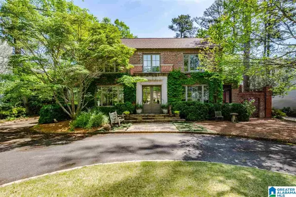 2913 SURREY RD, Mountain Brook, AL 35223