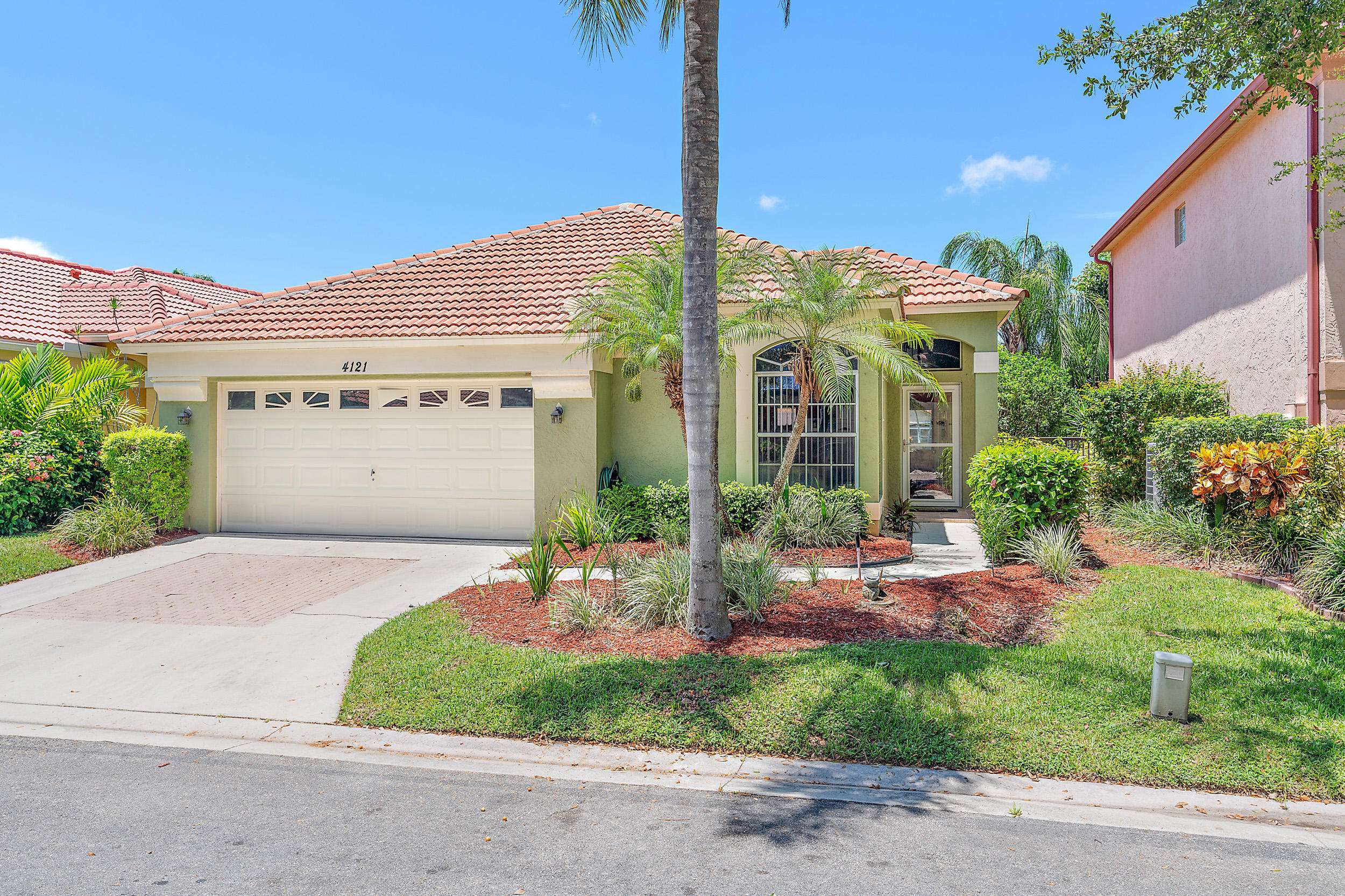 4121 Dakota PL, Riviera Beach, FL 33418