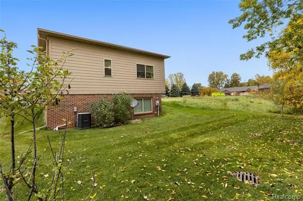 Bruce, MI 48065,12232 TWIN BROOK DR