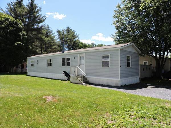 24 Hilltop CIR, Richmond, VT 05477