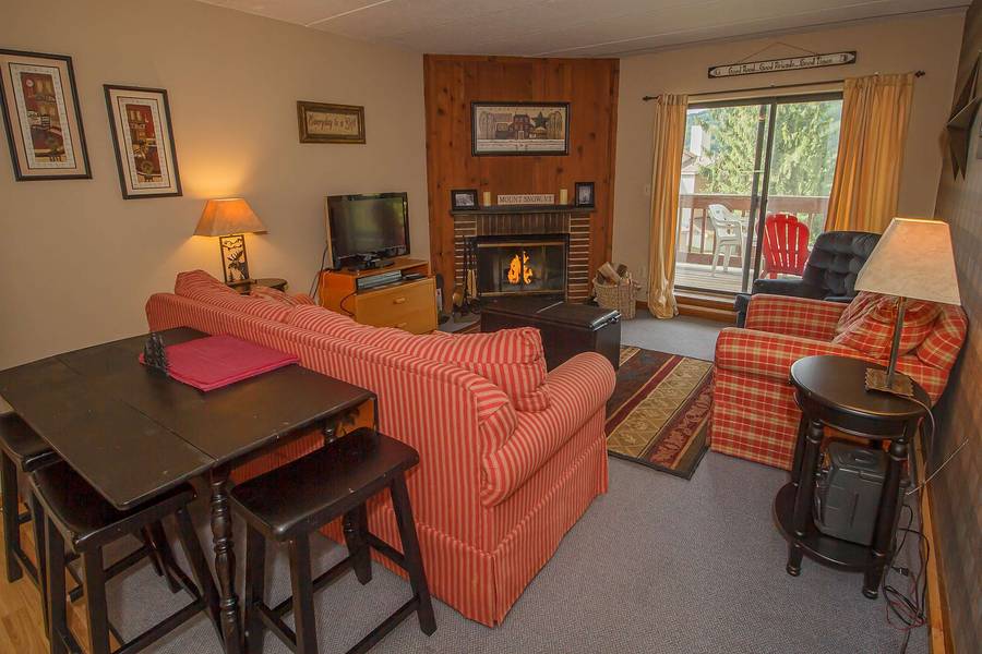 124 Snow Mountain Village RD #5 D, Dover, VT 05356