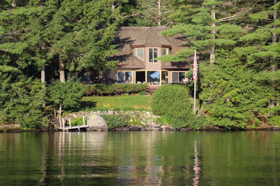 90 Garnet ST, Sunapee, NH 03782