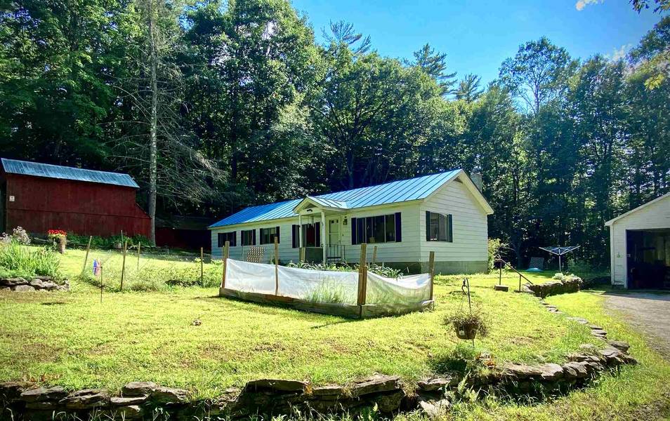 12 Cross RD, Sunapee, NH 03782