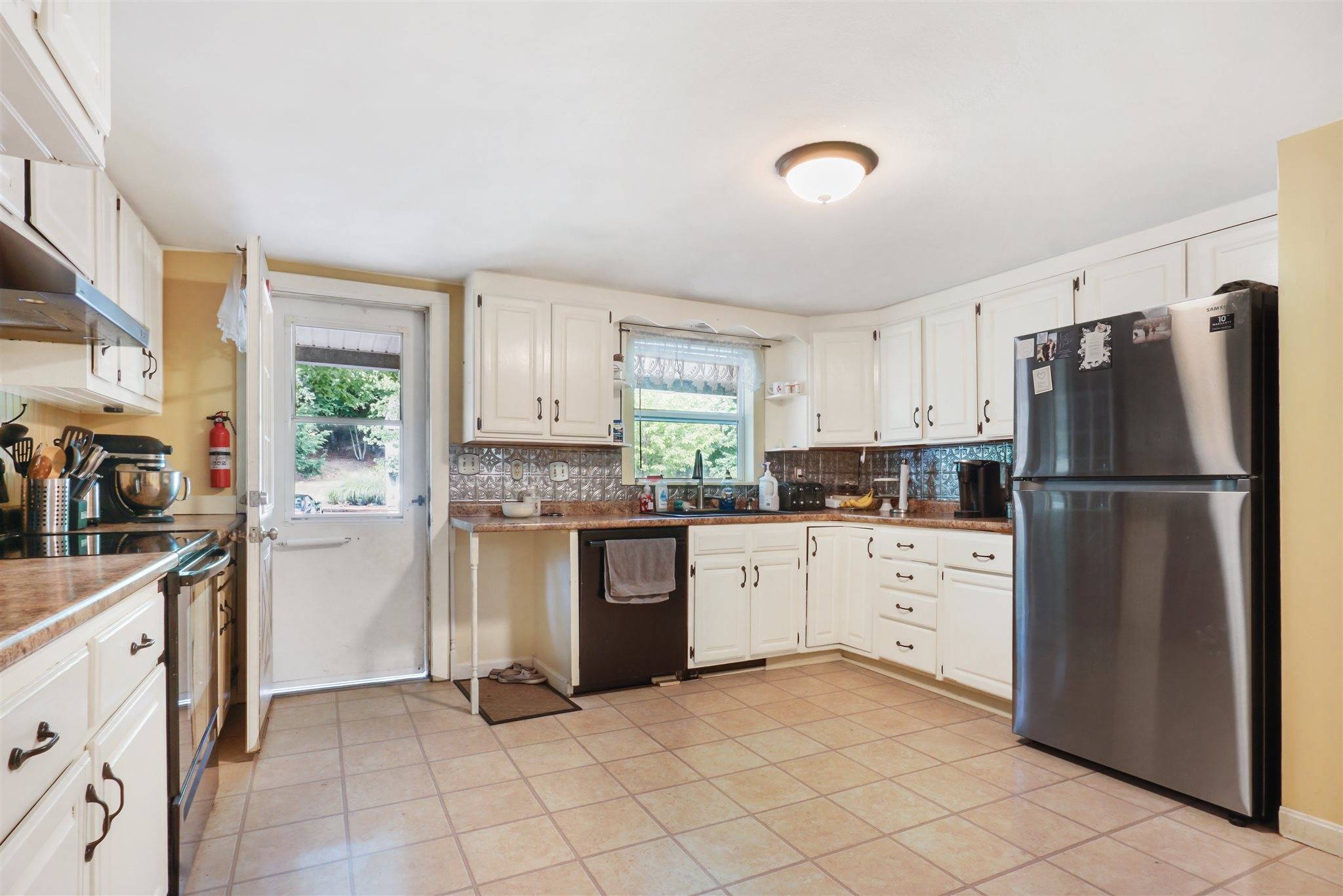 Merrimack, NH 03054,14 Hoyt ST