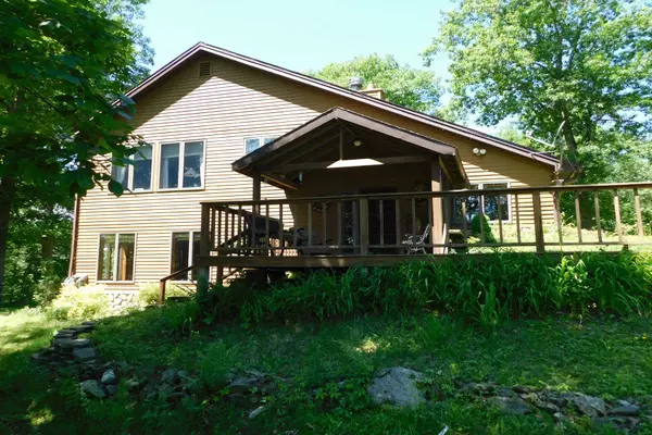 587 Johnson Spooner RD, Castleton, VT 05735