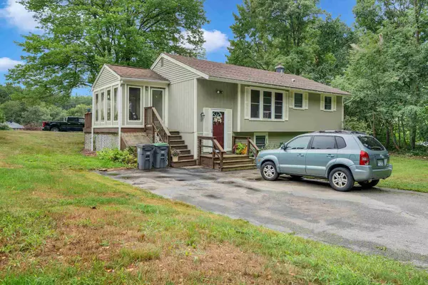 19 Pinnacle ST, Hooksett, NH 03106