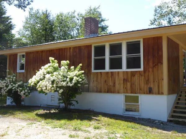 7 Grout RD, Athens, VT 05143