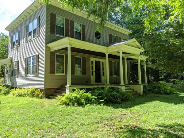 23 Williams TER, Rockingham, VT 05101