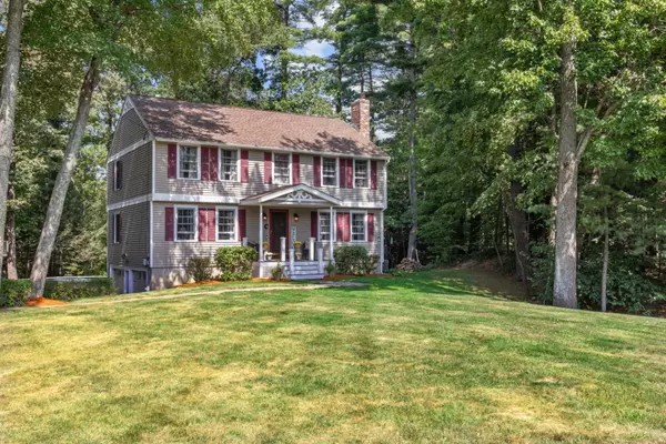 26 Holts Point RD, Hampstead, NH 03841