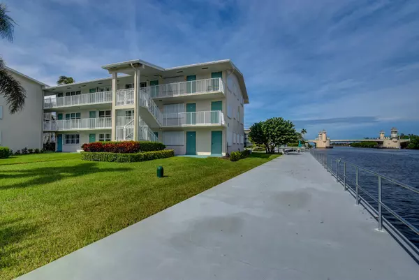 Boynton Beach, FL 33435,230 E Horizons 210