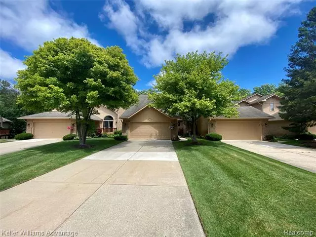 22090 River Ridge TRL, Farmington Hills, MI 48335