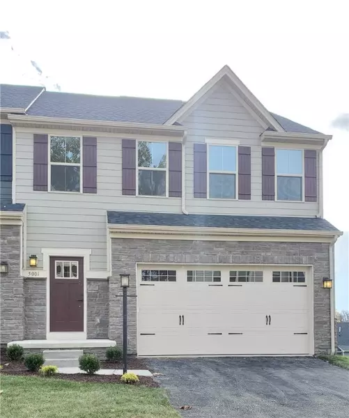 5001 Augusta Lane, Jeannette, PA 15644