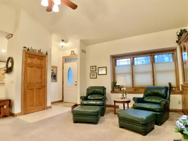 Oconomowoc, WI 53066,489 Sutherland Cir