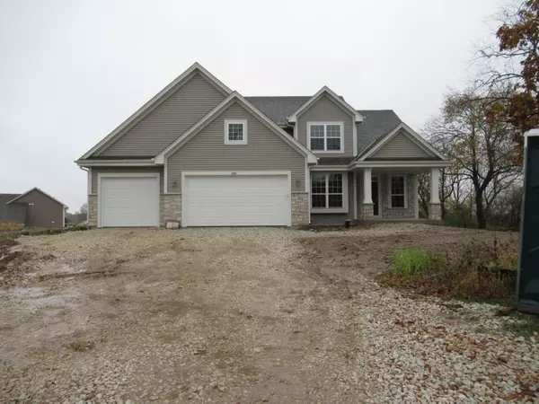 1990 Sunny Slope Ct, Slinger, WI 53086