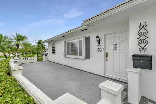 Boynton Beach, FL 33426,619 SW 21st CIR