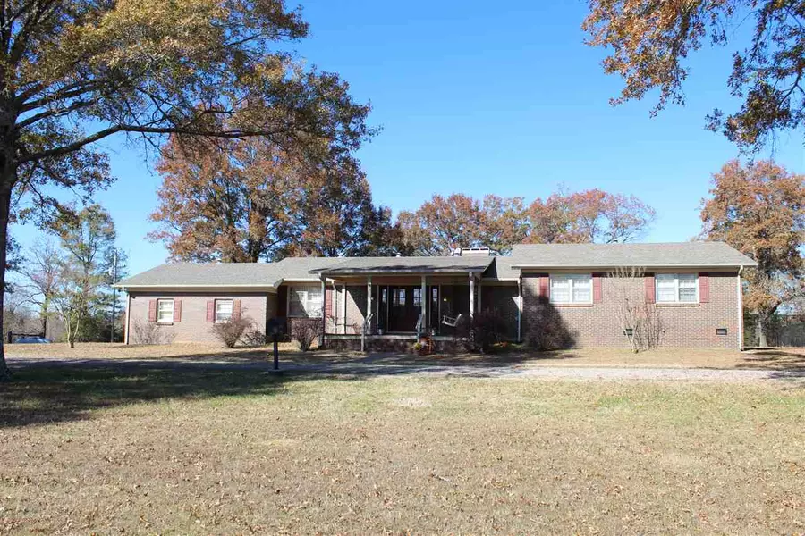 1587 FALCON RD, Selmer, TN 38375